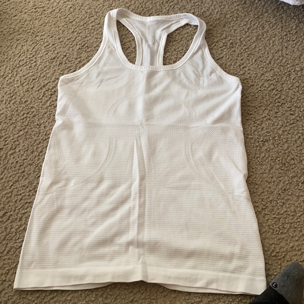 White lululemon tank top size S